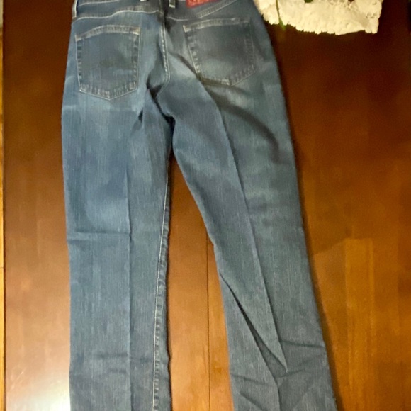 Lucky Jeans - Picture 4 of 7